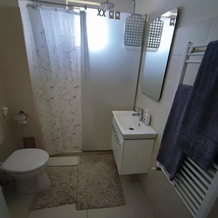 公寓 Cozy Apartament With Balcony